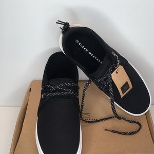 Clear Weather Lakota Black Canvas